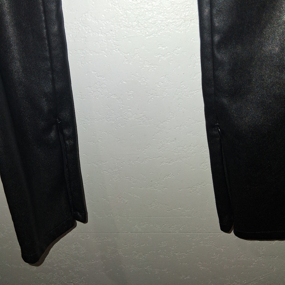NEW VELVET by GRAHAM & SPENCER Berdine Faux Leather Leggings - Picture 12 of 12
